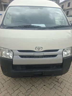 Toyota HiAce 2019 White