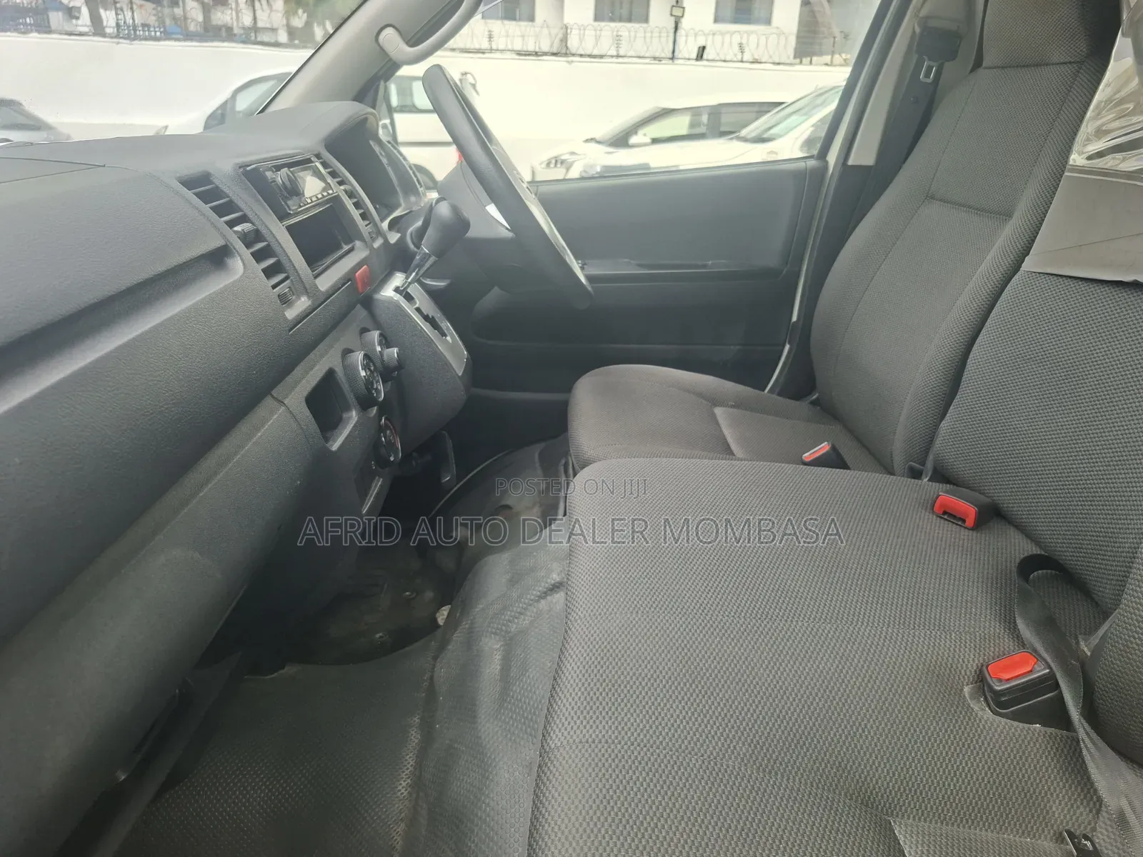 Toyota HiAce 2019 White
