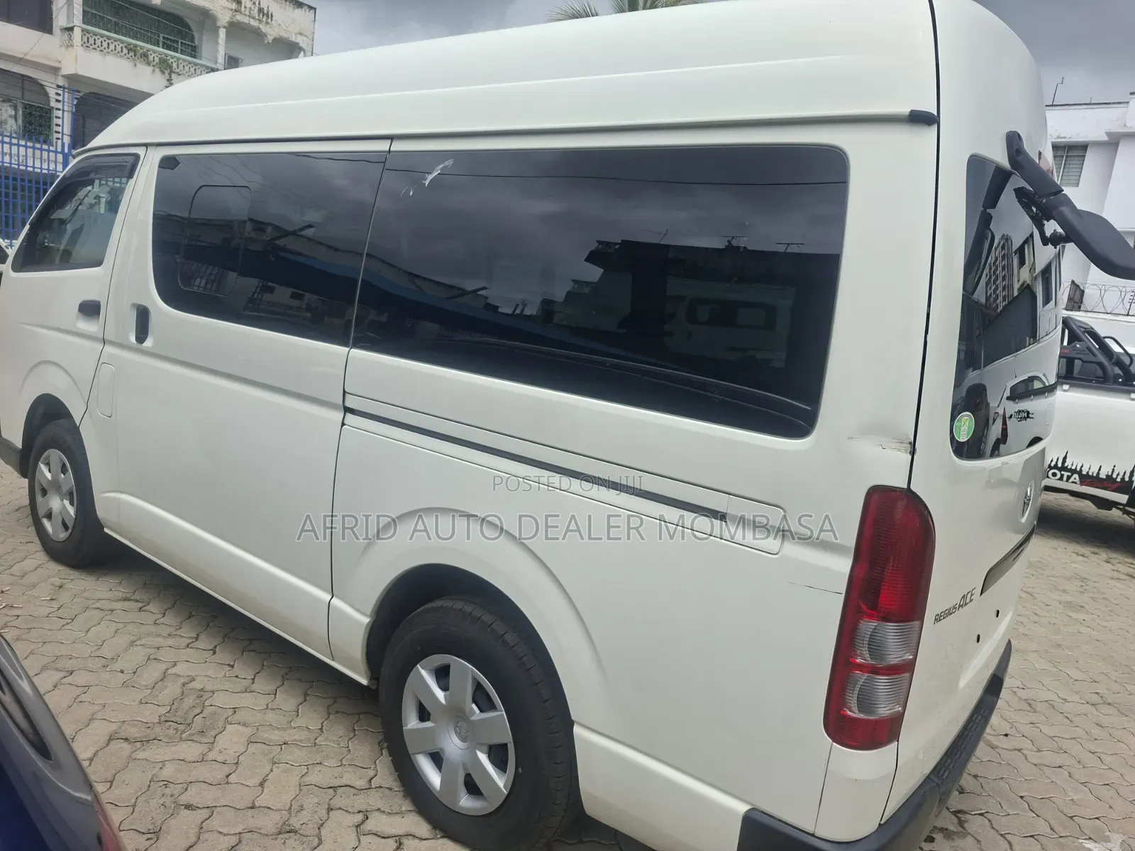 Toyota HiAce 2019 White