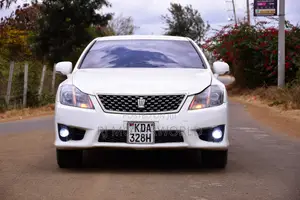 Toyota Crown 2012 White