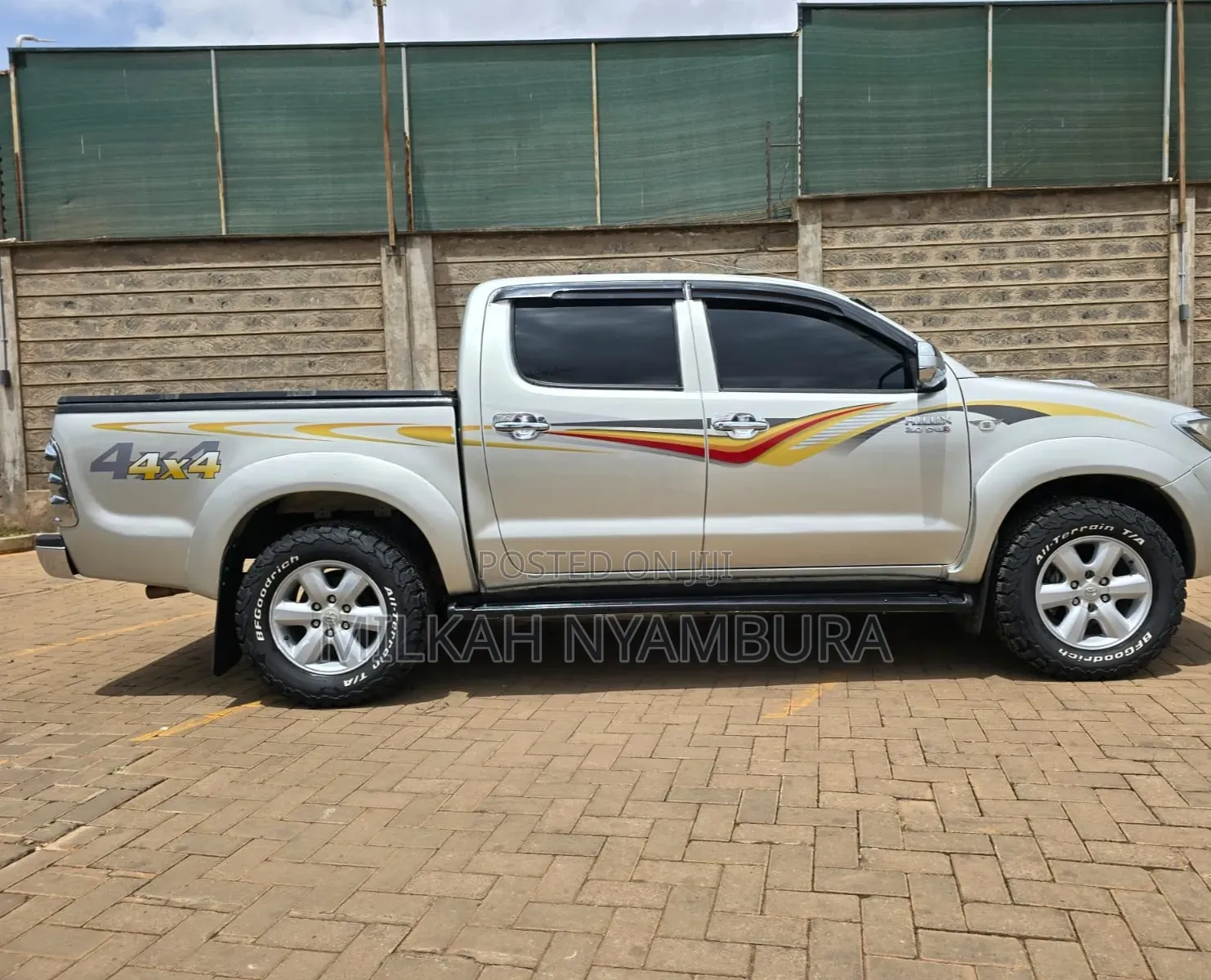Toyota Hilux 2011 Silver