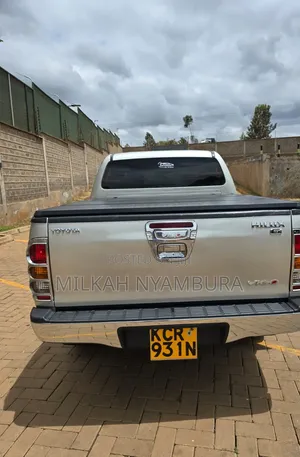 Toyota Hilux 2011 Silver