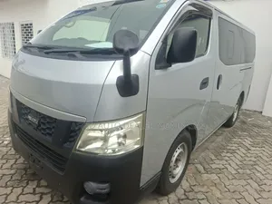 Isuzu Como 2018 Silver
