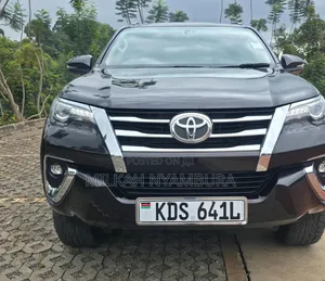 Toyota Fortuner 2018 Black