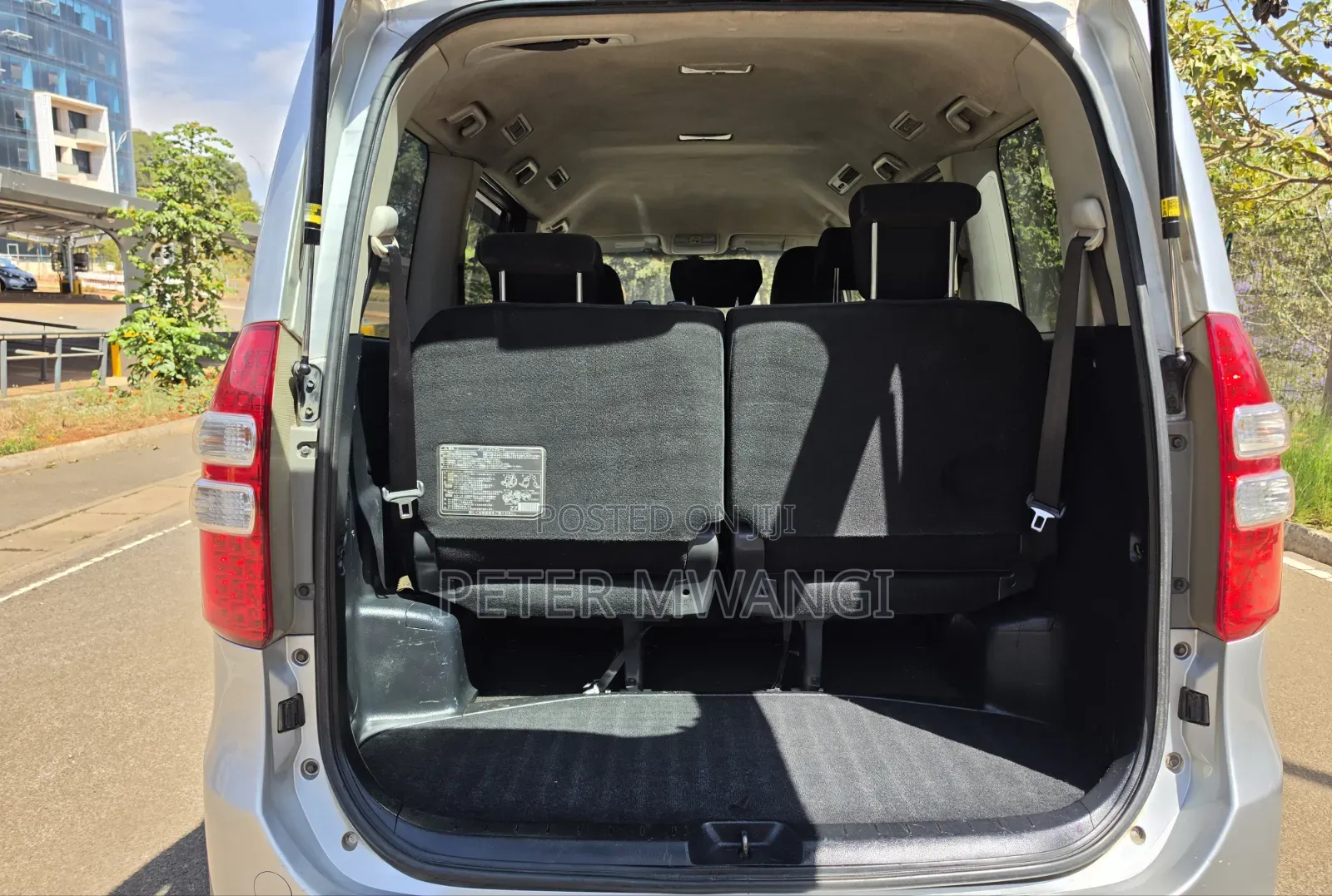 Toyota Noah 2012 Silver