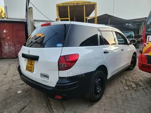 Nissan Advan 2017 White