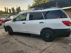 Nissan Advan 2017 White
