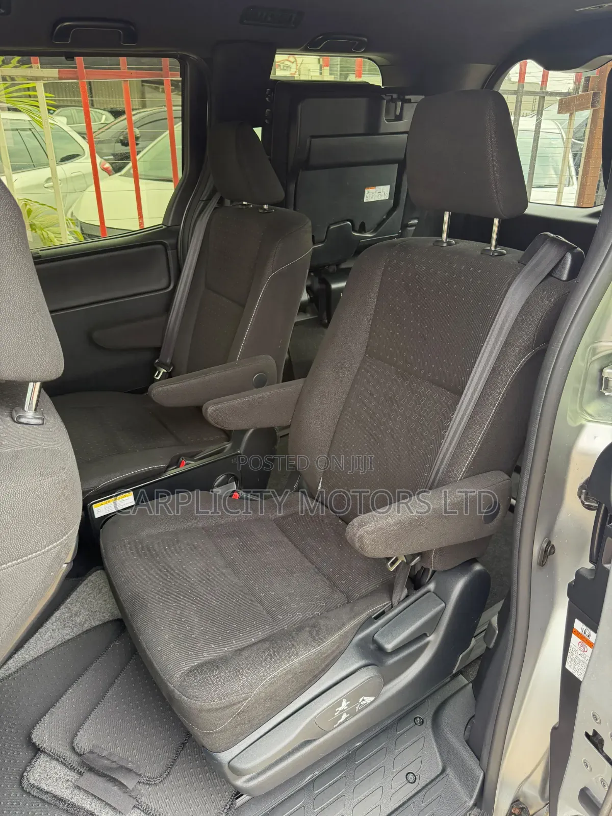 Toyota Voxy 2019 Silver