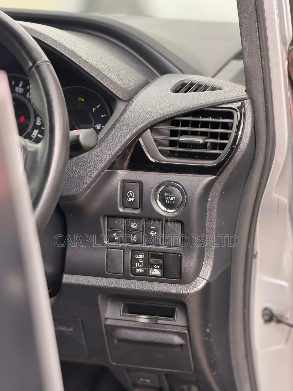 Toyota Voxy 2019 Silver