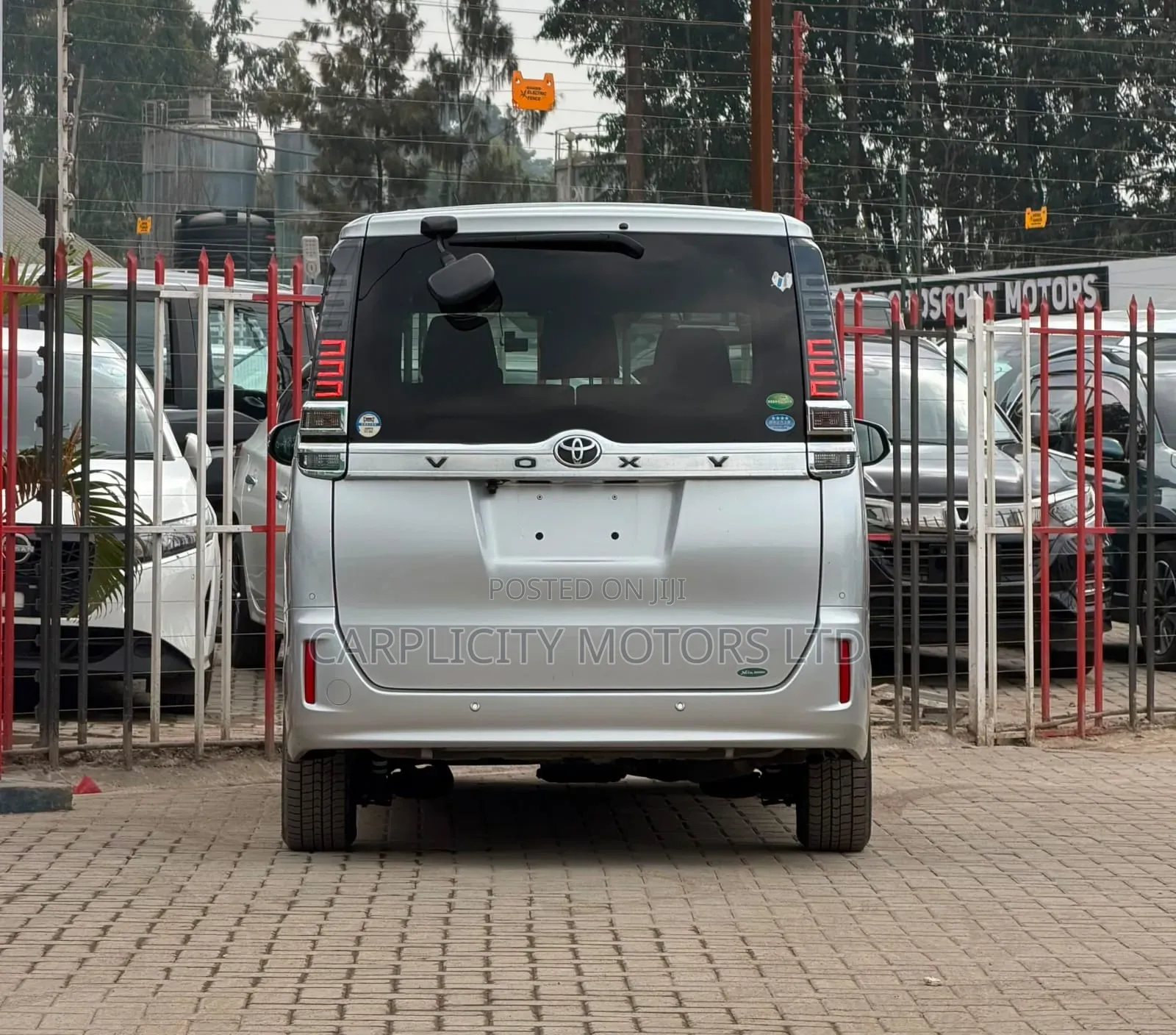 Toyota Voxy 2019 Silver