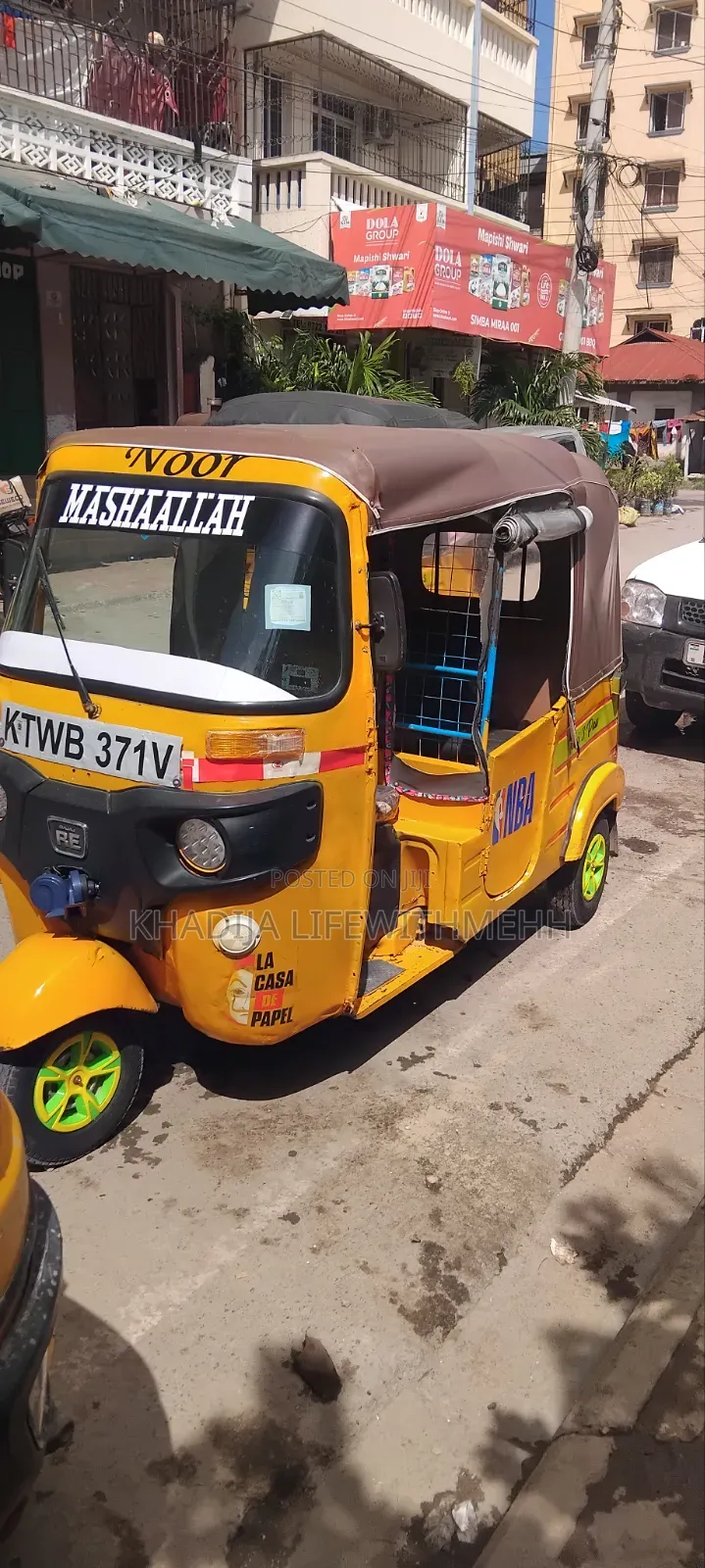 Bajaj RE 2019 Yellow