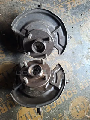 Daihatsu Mira Front Hub