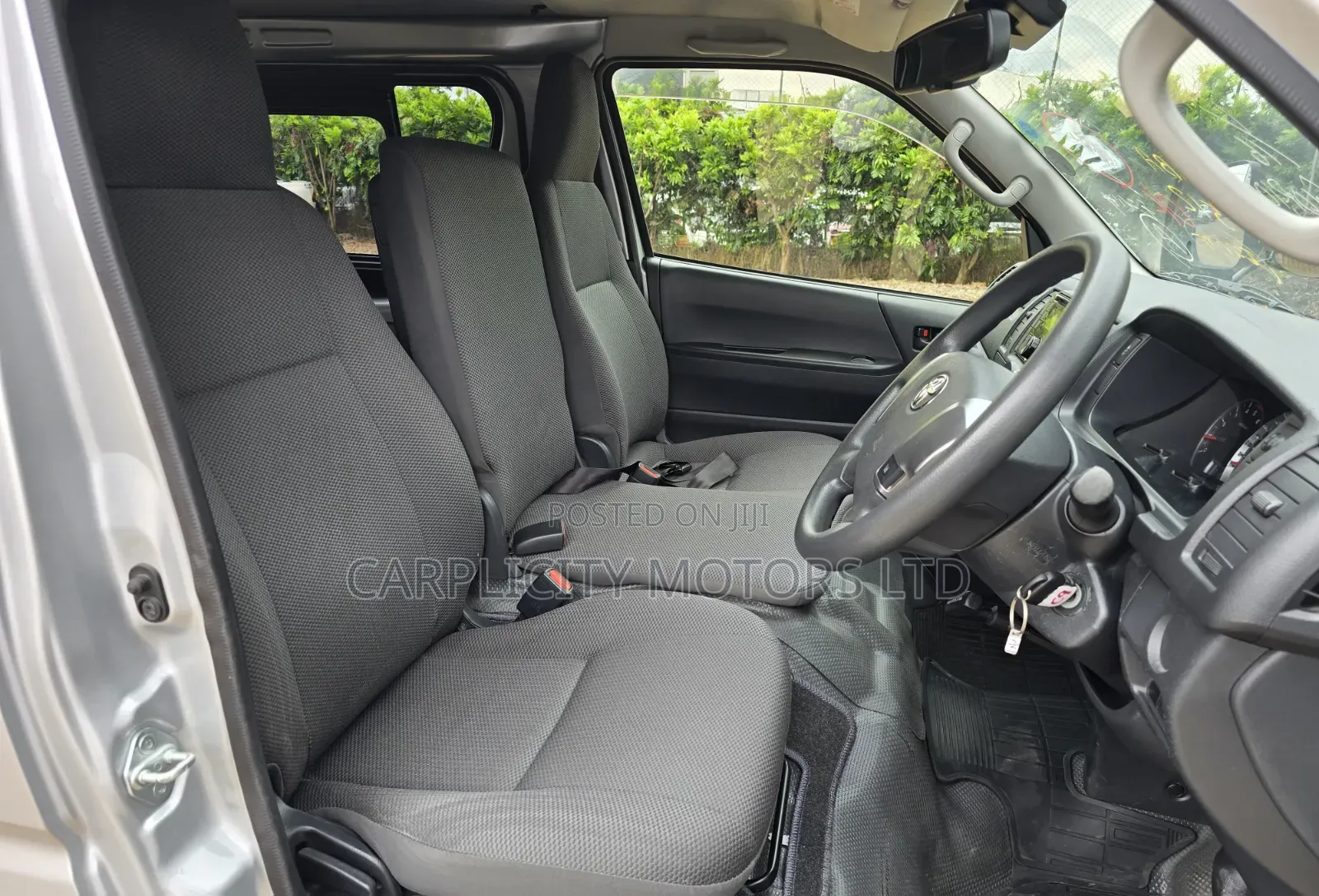 Toyota HiAce 2019 Silver