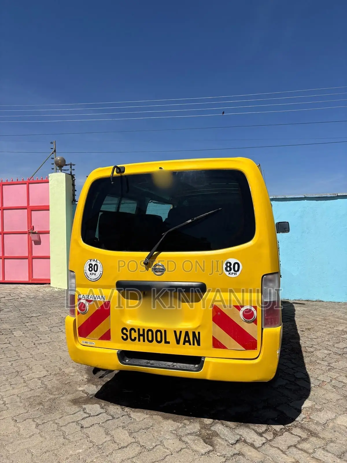 Nissan Caravan (Urvan) 2009 Yellow