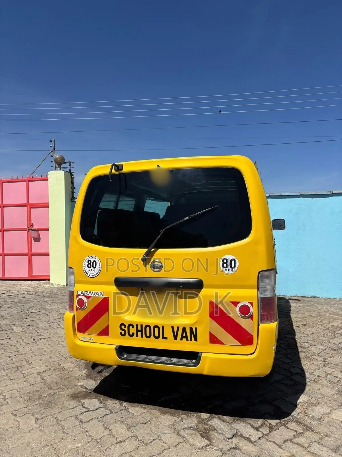 Nissan Caravan (Urvan) 2009 Yellow