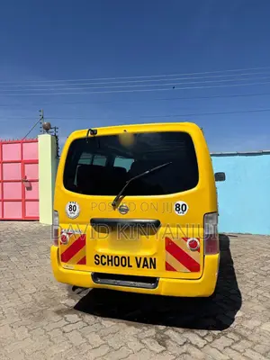 Nissan Caravan (Urvan) 2009 Yellow