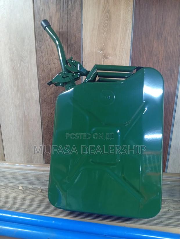 Generic Metal Liquid Jerrycan - thumbnail 2