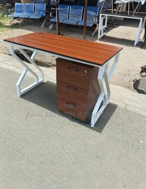 Black Stand Computer Table