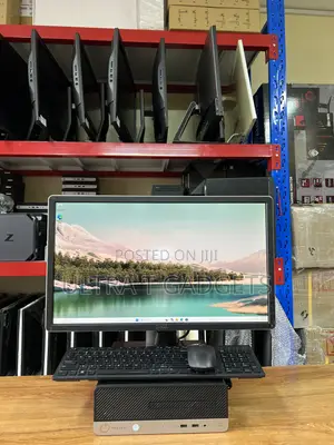 Desktop Computer HP 8GB Intel Core i7 SSD 256GB