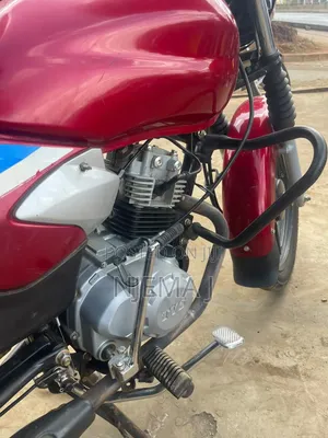 TVS HLX 125 2025 Red