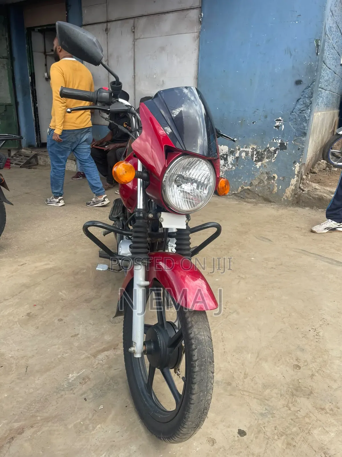 TVS HLX 125 2025 Red