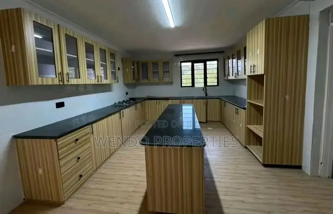 4bdrm Villa in Hardy for rent