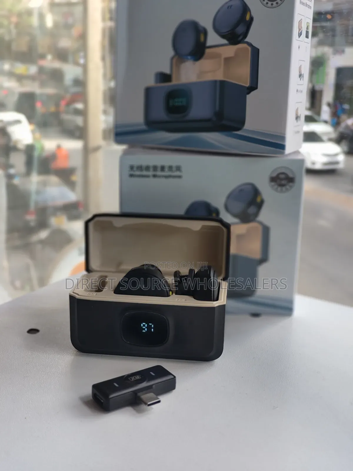 Type-C Audio Pro: Dual Wireless Mic With Digital Charging Case