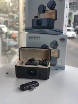 Type-C Audio Pro: Dual Wireless Mic With Digital Charging Case