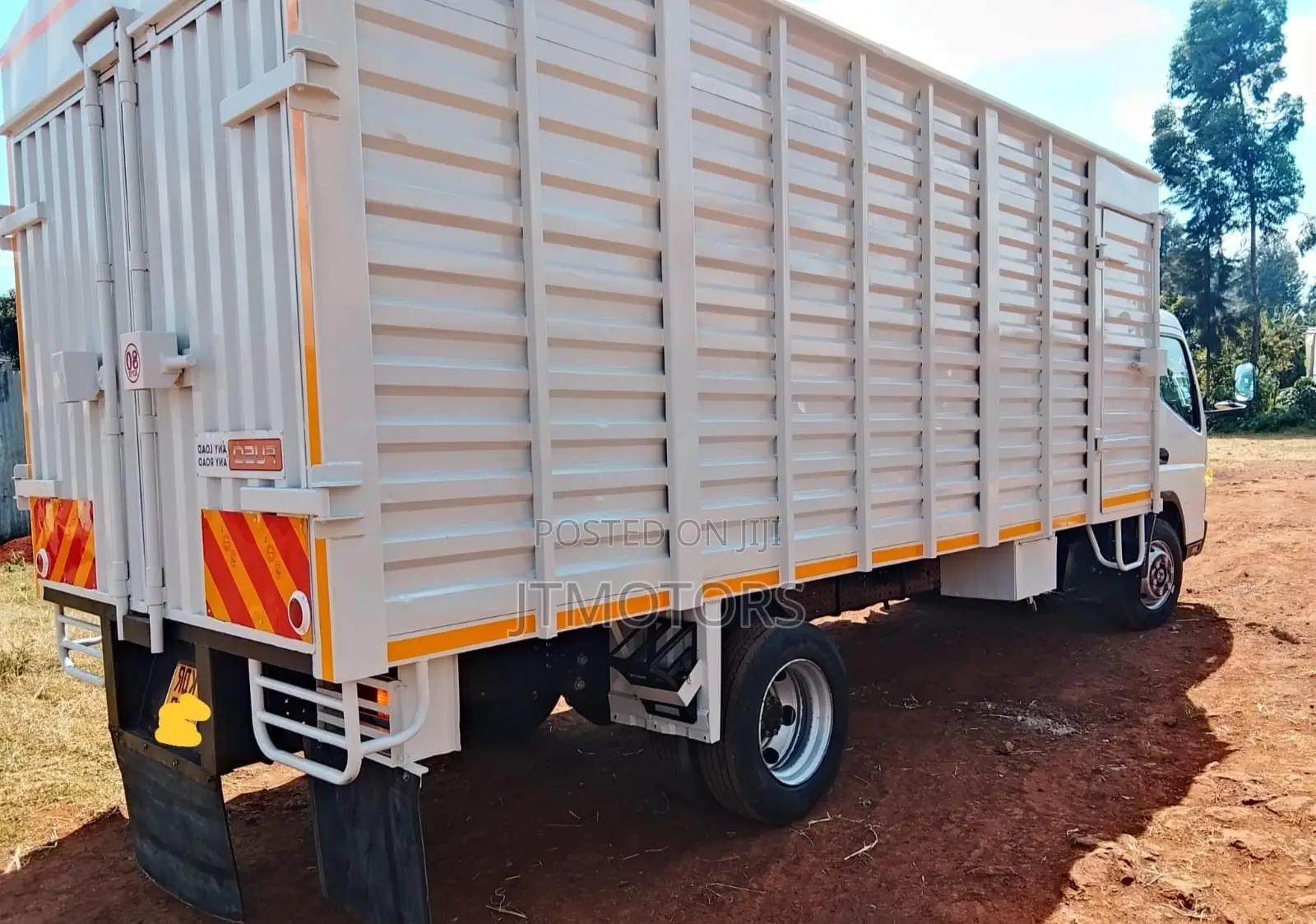 Mitsubishi Fuso 2023 White