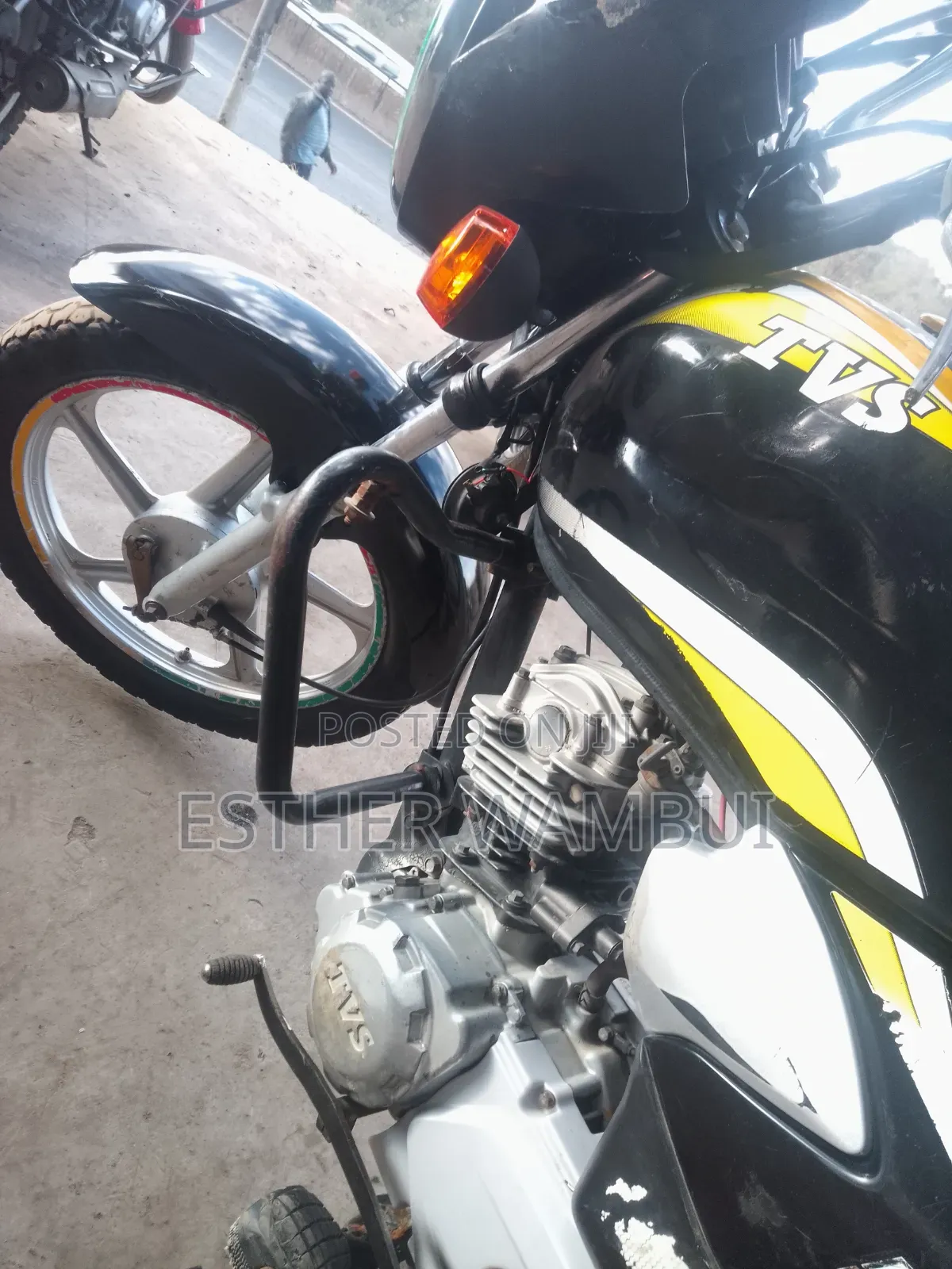 TVS HLX Plus ES 2025 Black