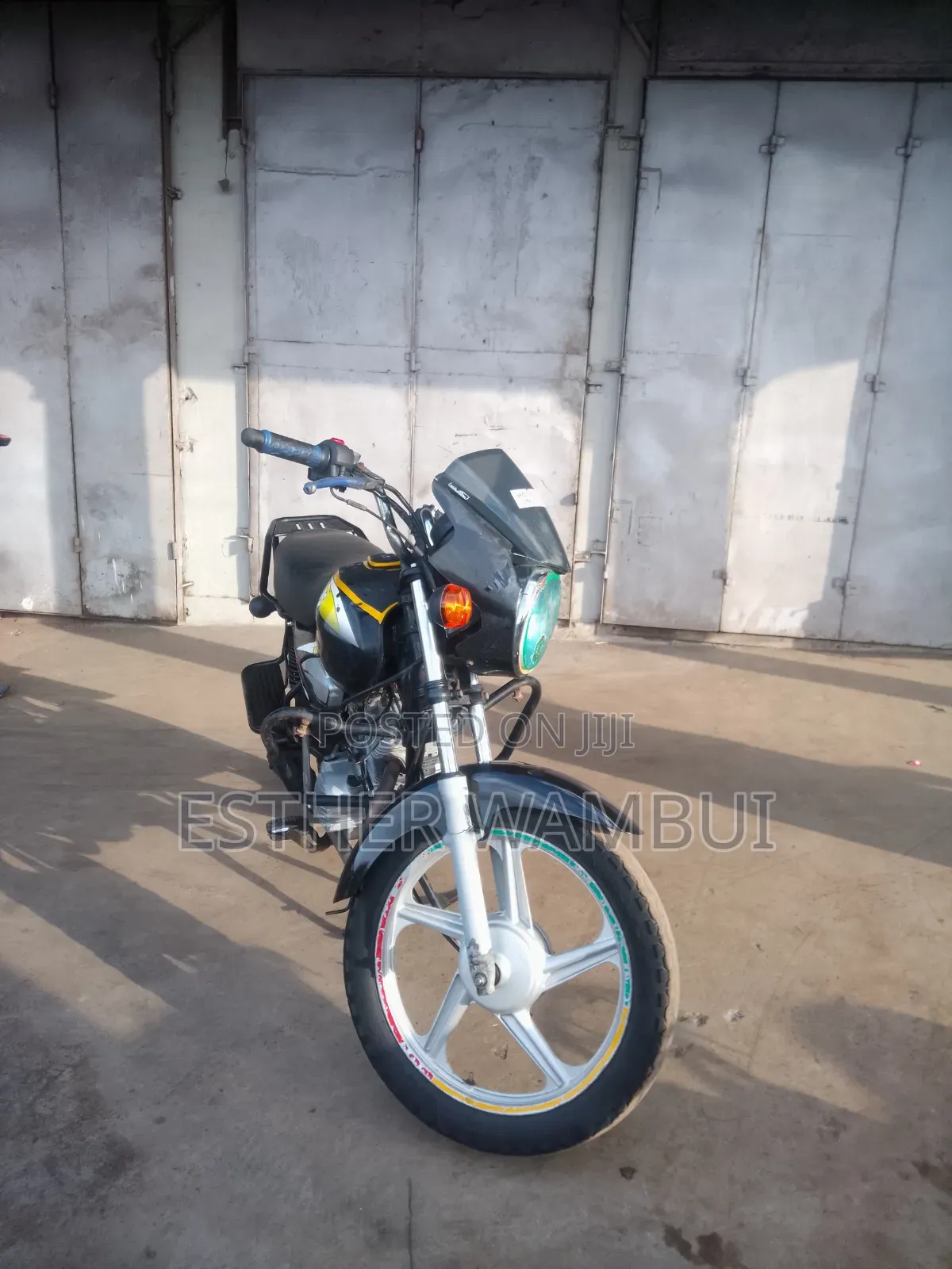 TVS HLX Plus ES 2025 Black