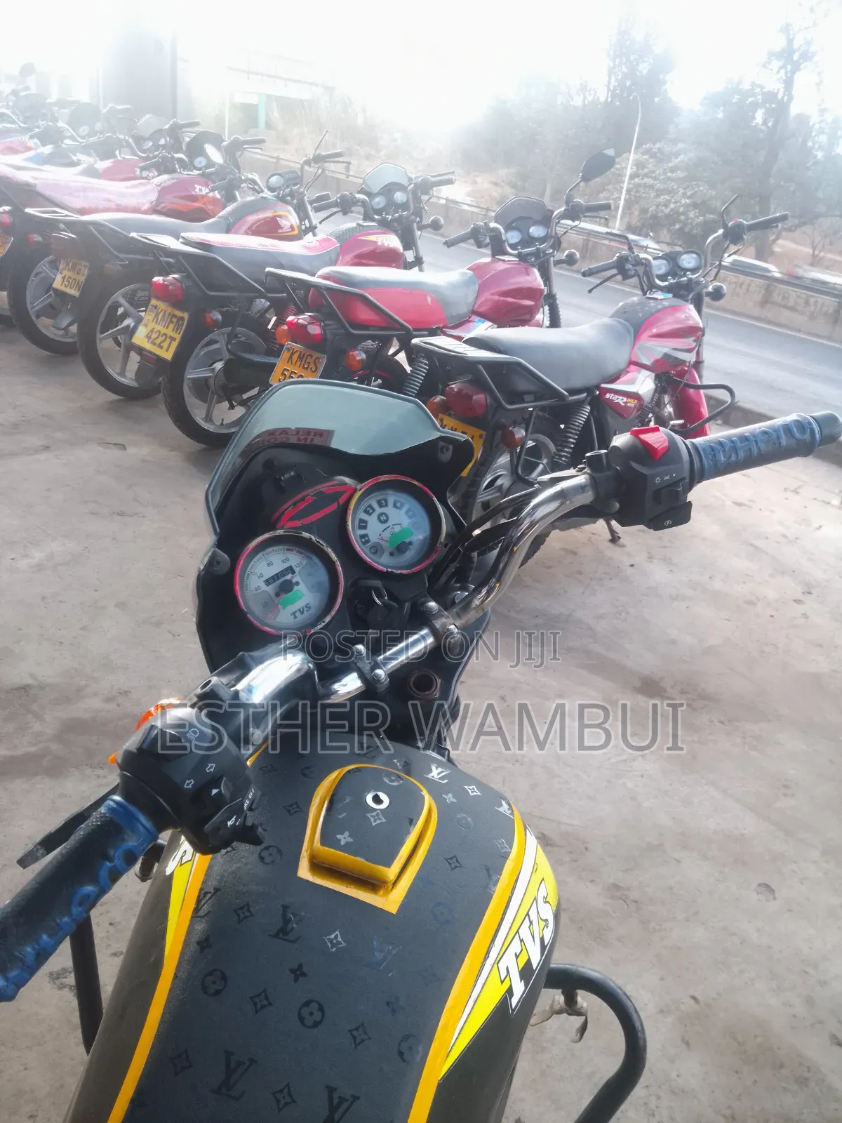 TVS HLX Plus ES 2025 Black