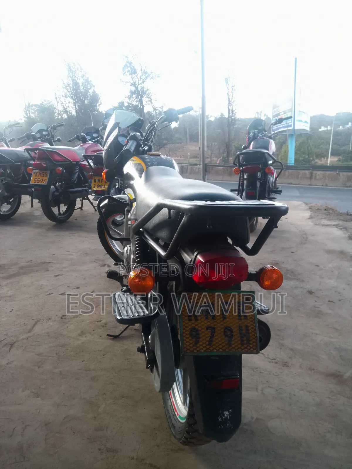 TVS HLX Plus ES 2025 Black