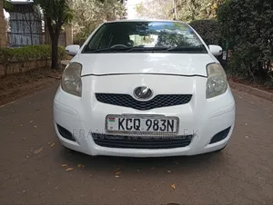 Toyota Vitz 1.0 FWD 3dr 2011 White