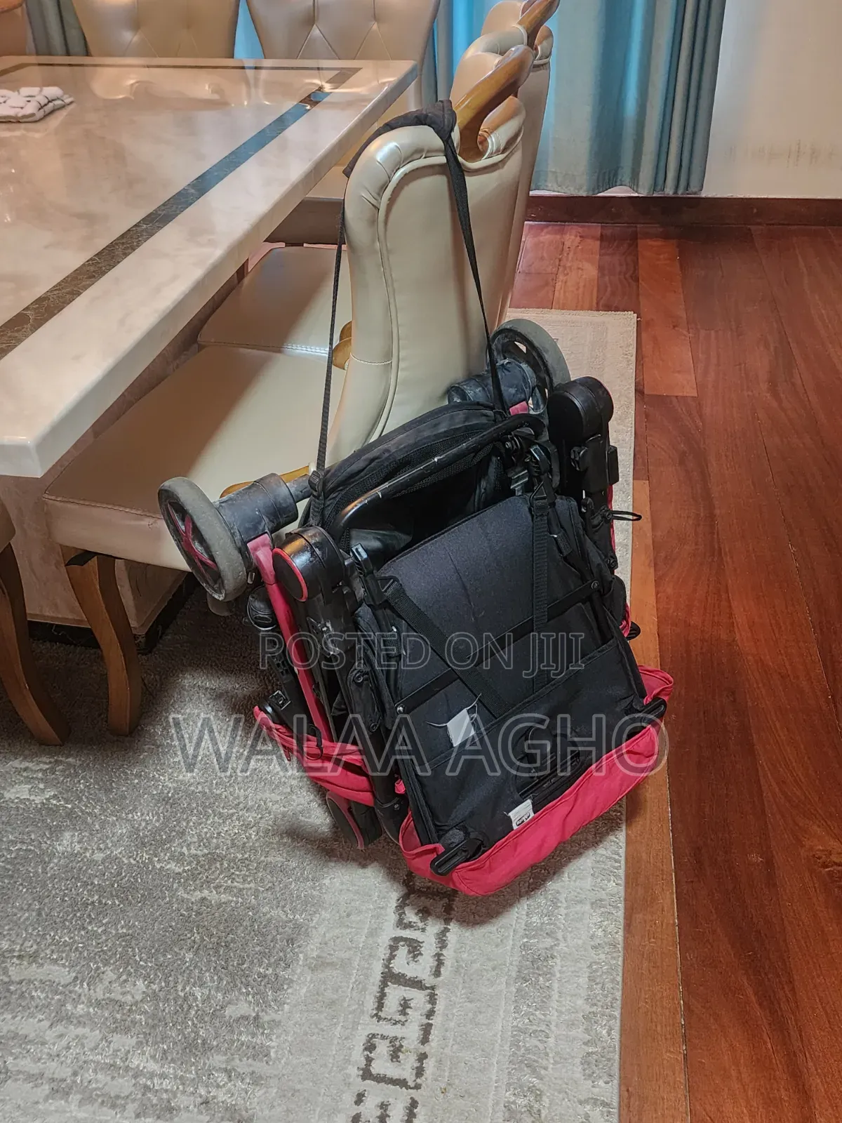 A Strong and Light Stroller for Transportation and Airplanes