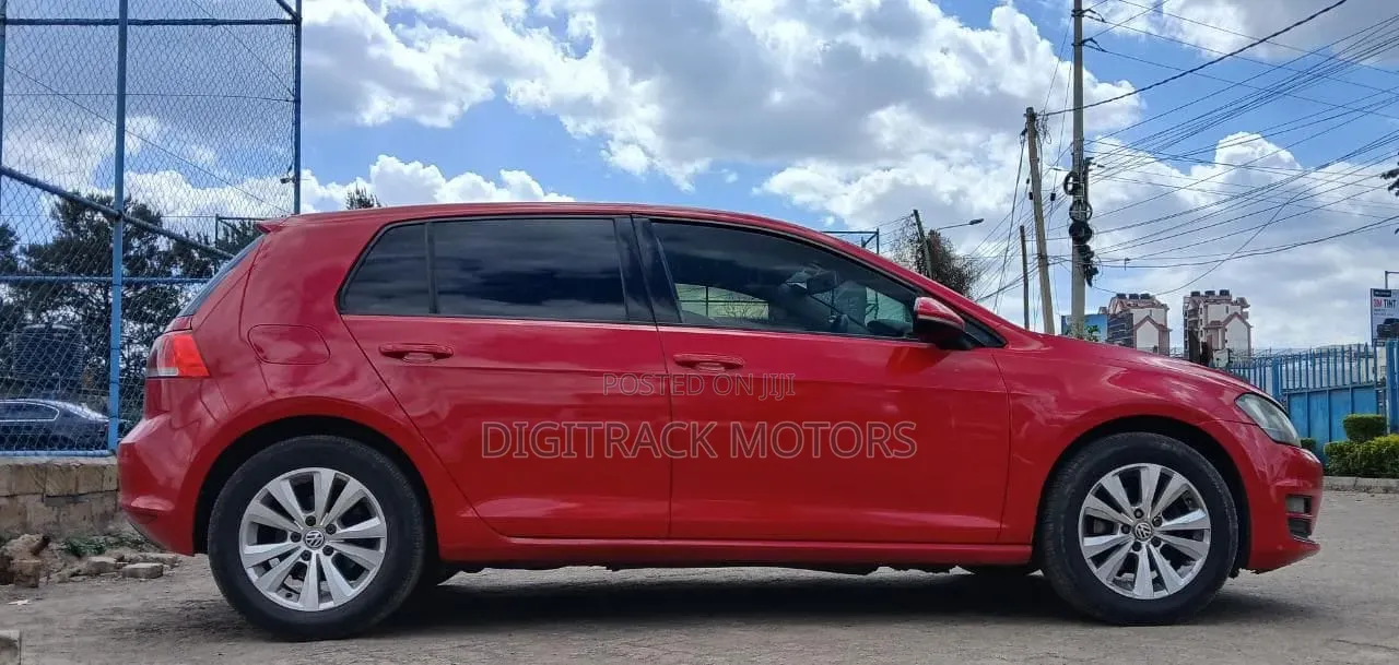 Volkswagen Golf 2015 Red