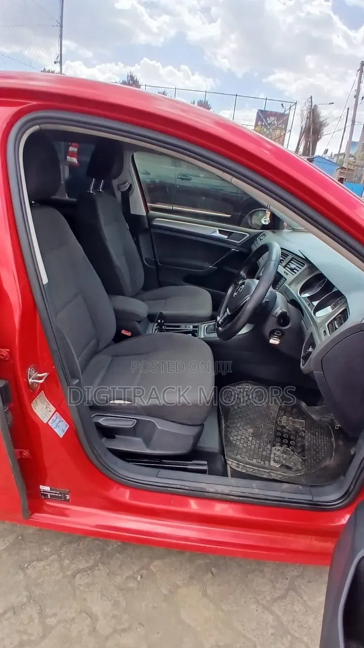 Volkswagen Golf 2015 Red