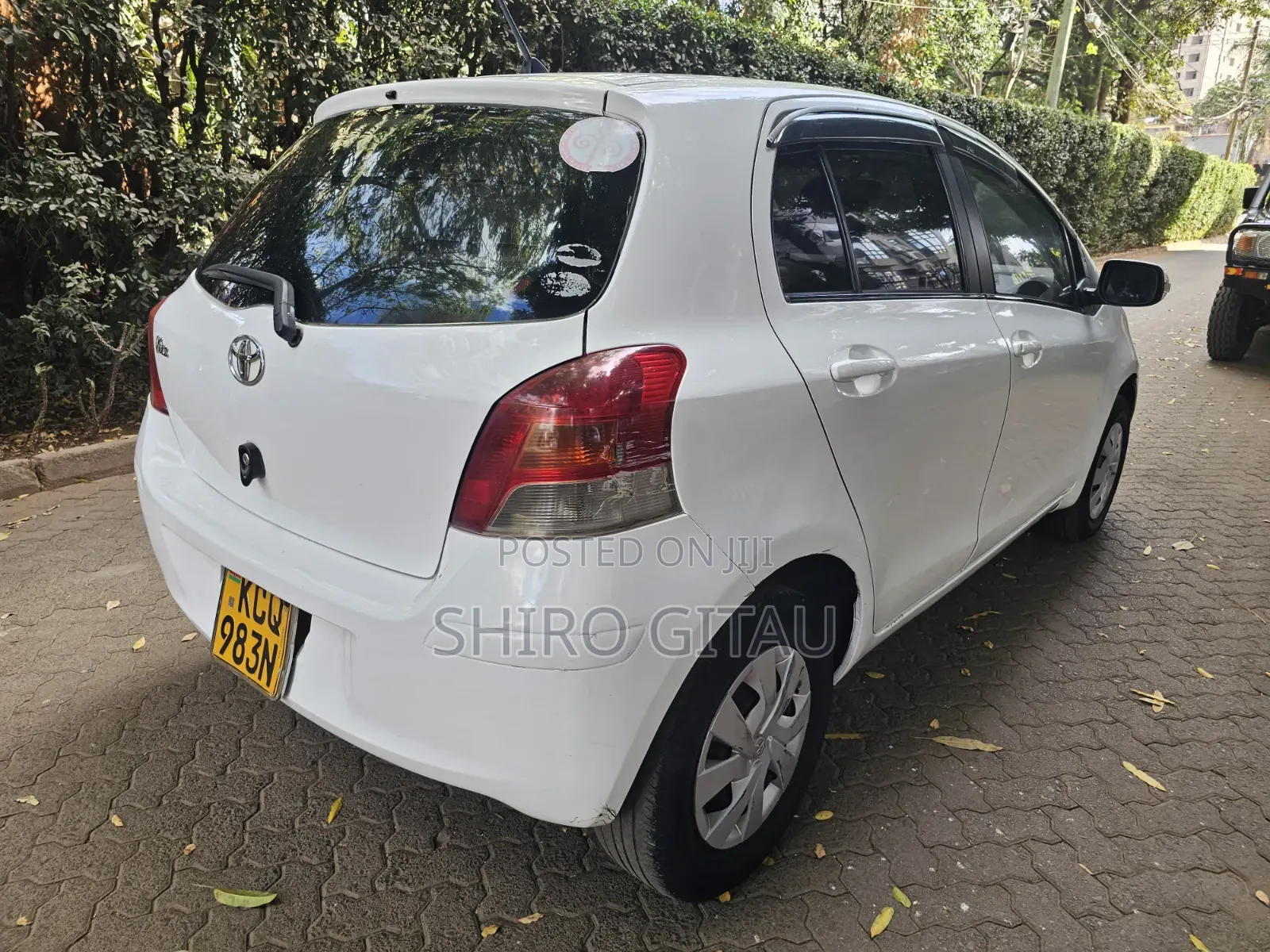 Toyota Vitz 2011 White