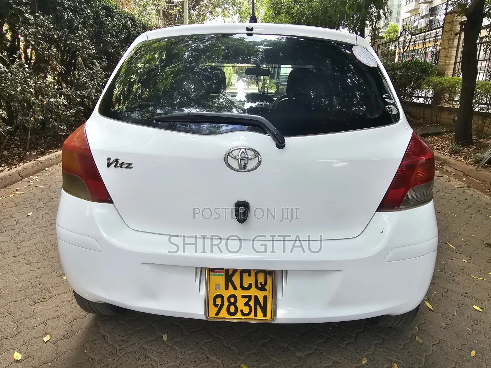 Toyota Vitz 2011 White