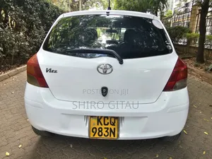 Toyota Vitz 2011 White
