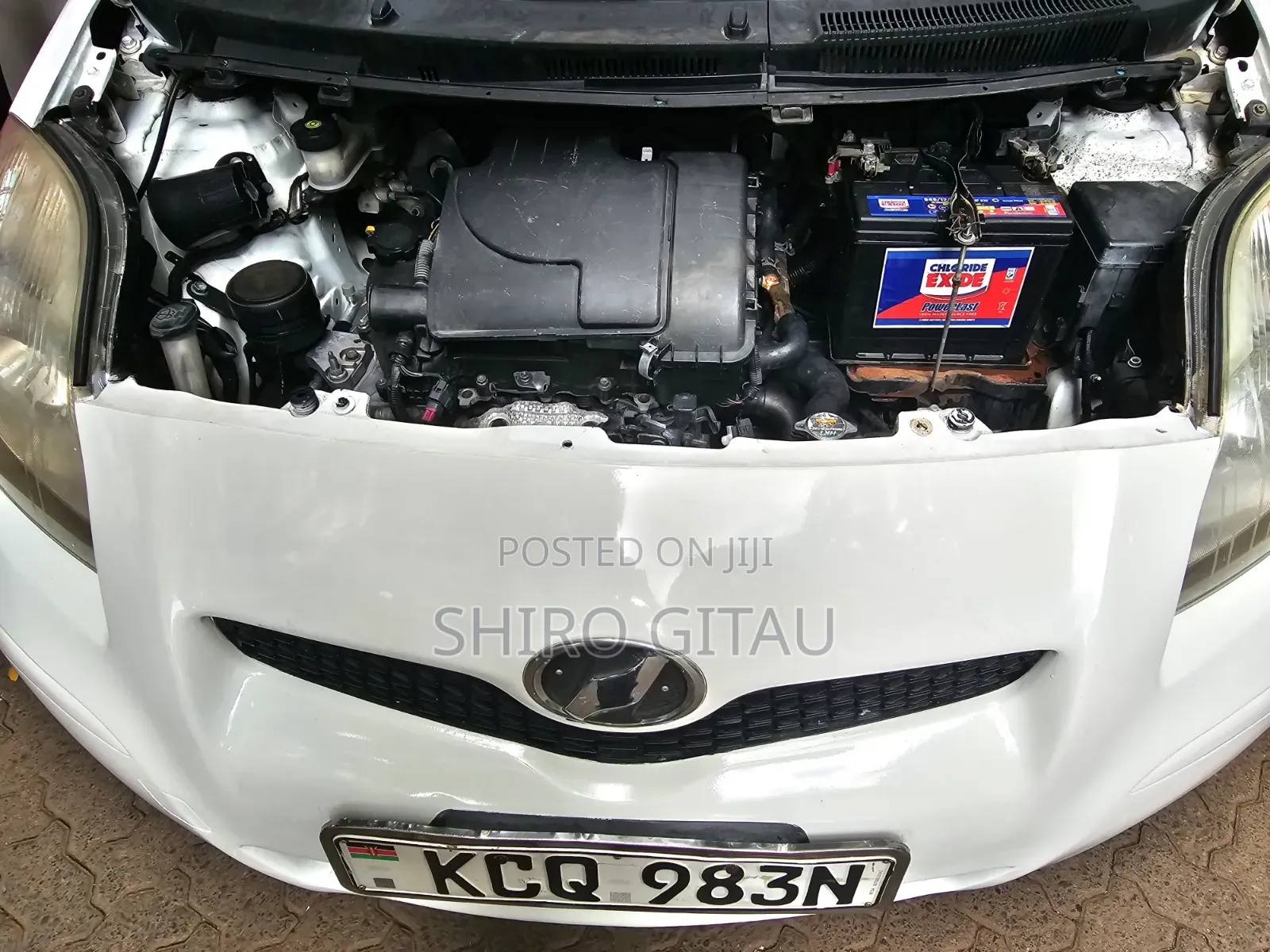 Toyota Vitz 2011 White