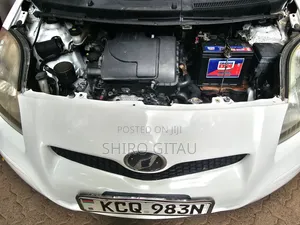 Toyota Vitz 2011 White