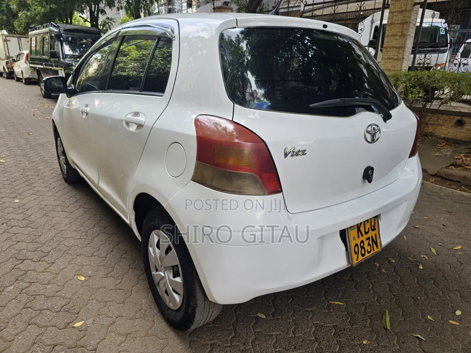 Toyota Vitz 2011 White