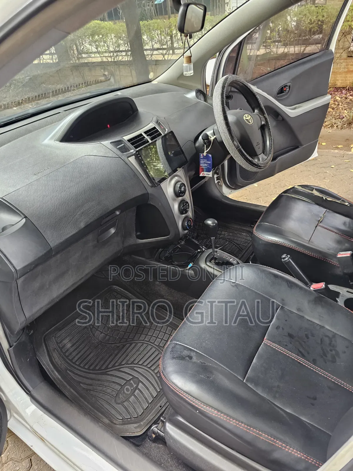 Toyota Vitz 2011 White