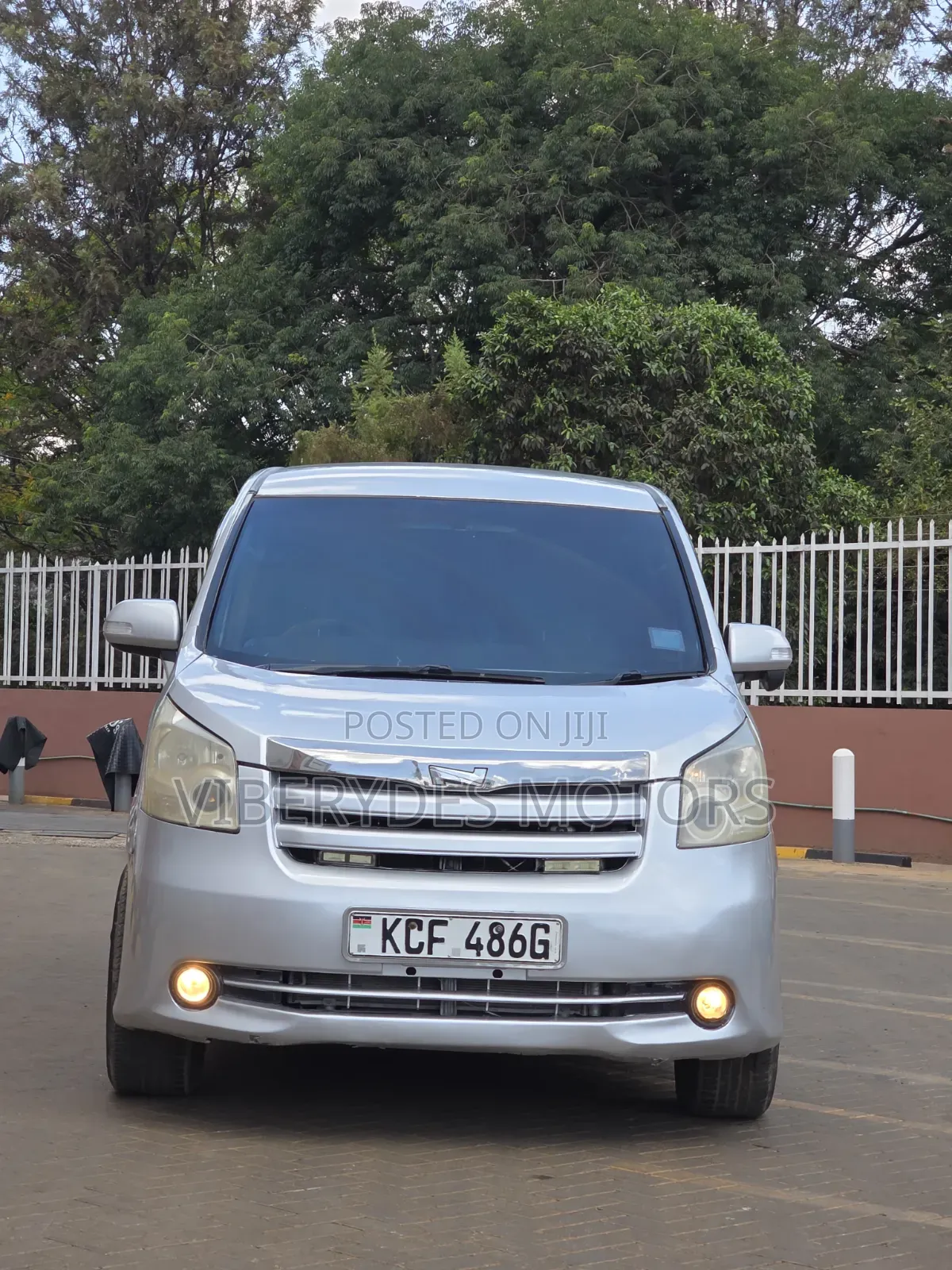 Toyota Noah 2008 Silver