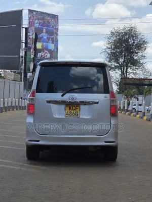 Toyota Noah 2008 Silver