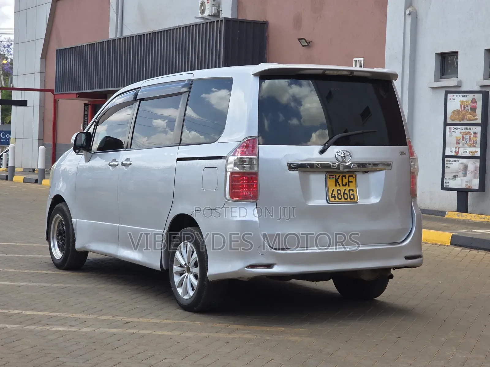 Toyota Noah 2008 Silver