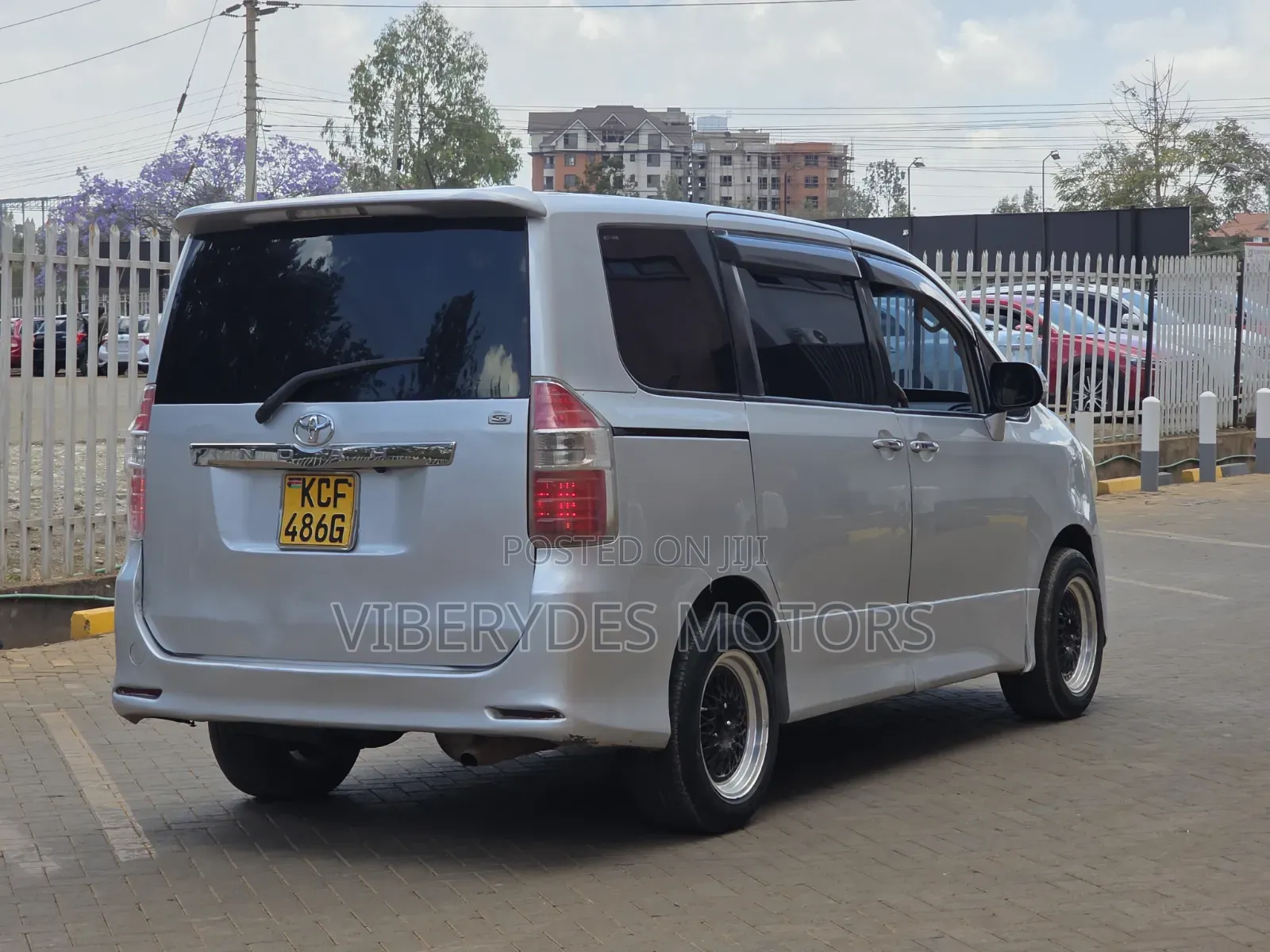Toyota Noah 2008 Silver
