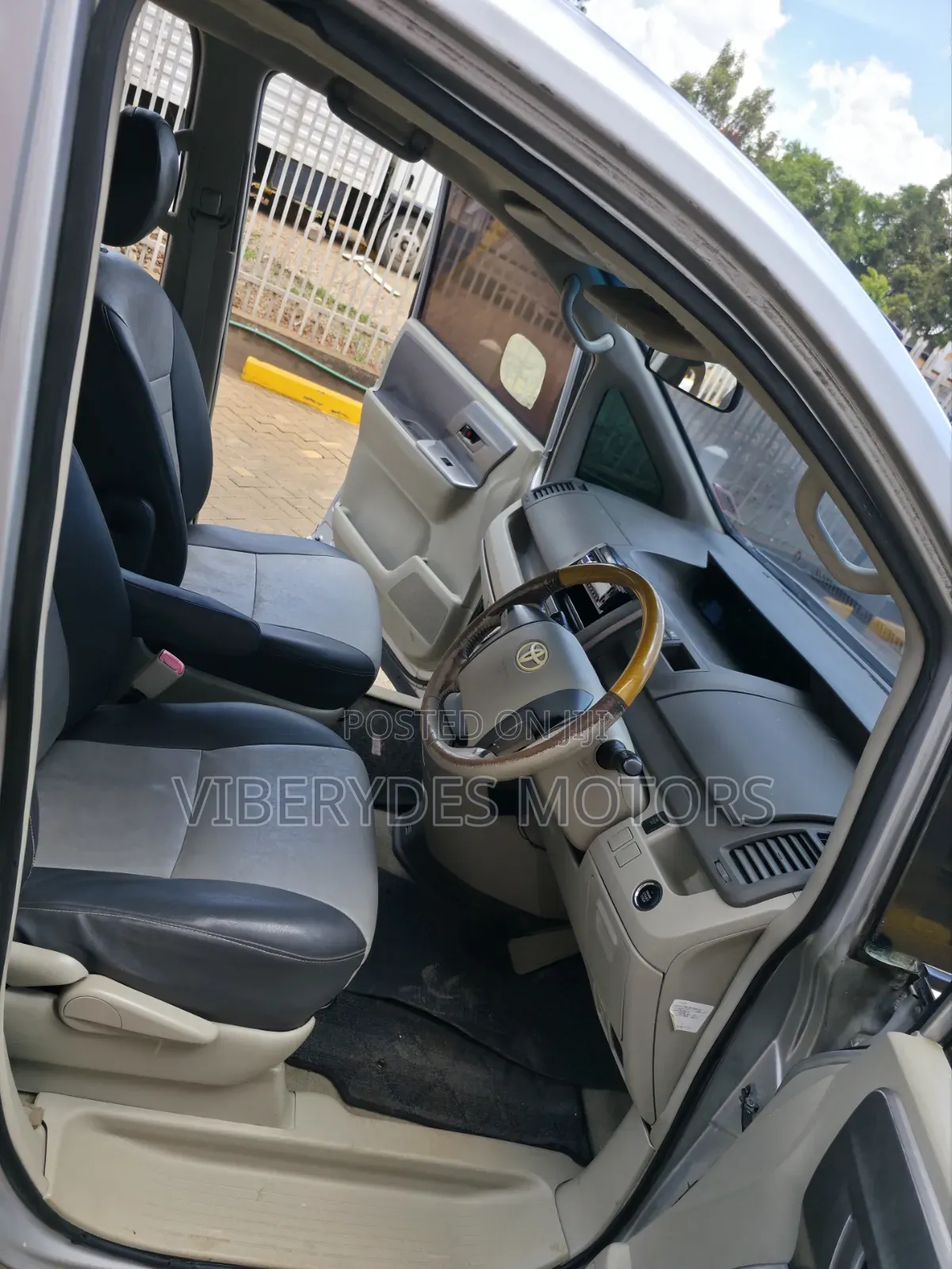 Toyota Noah 2008 Silver