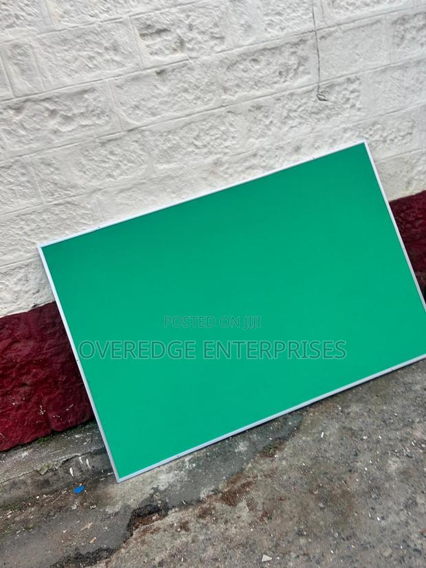 Local Noticeboard 90cmx120cm - main view